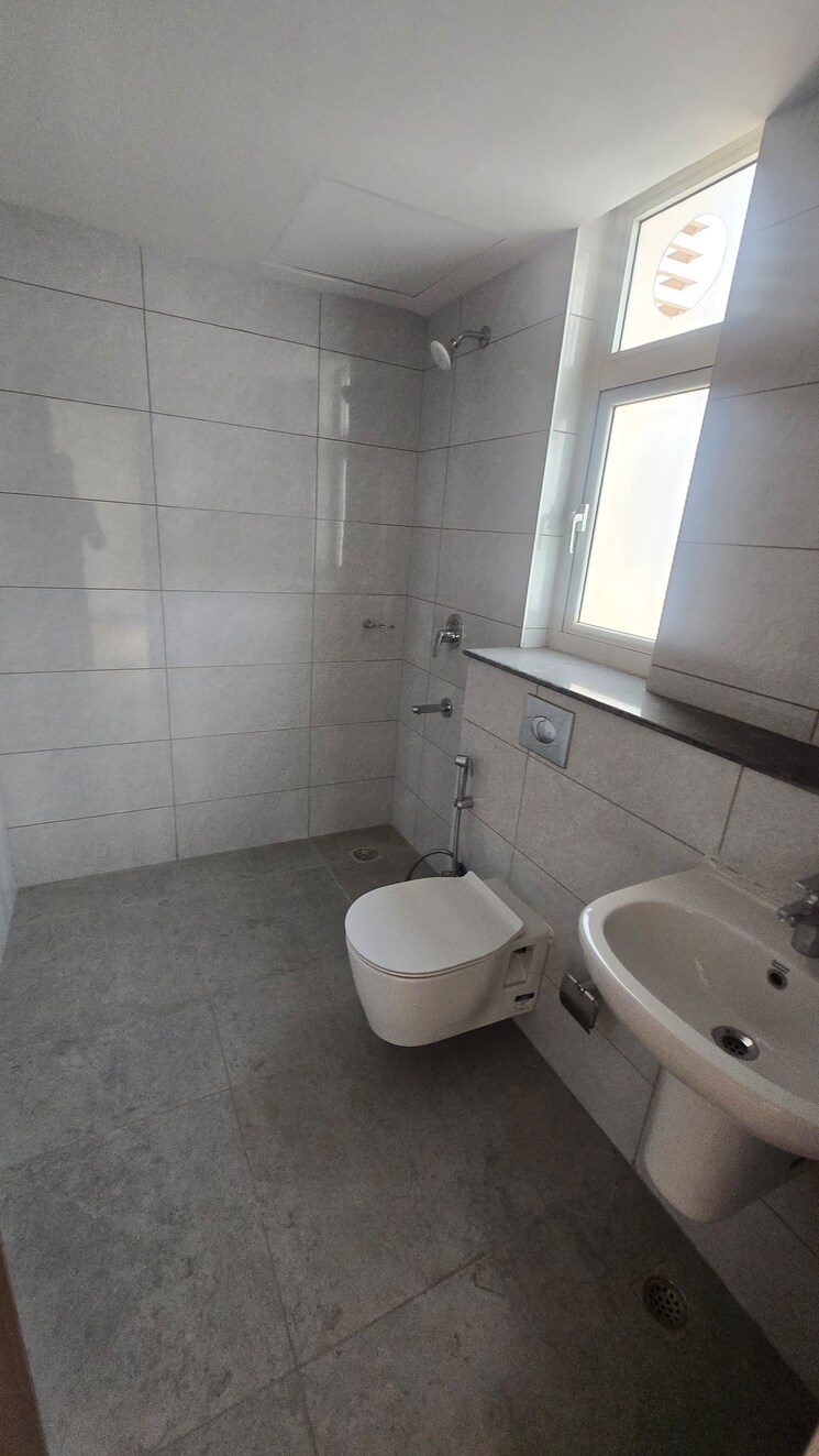 Bathroom, godrej-golf-link-villas 4 Bedroom 2865 Sq.Ft. Villa In Sector 27 Yamuna Expressway Greater Noida 9824831