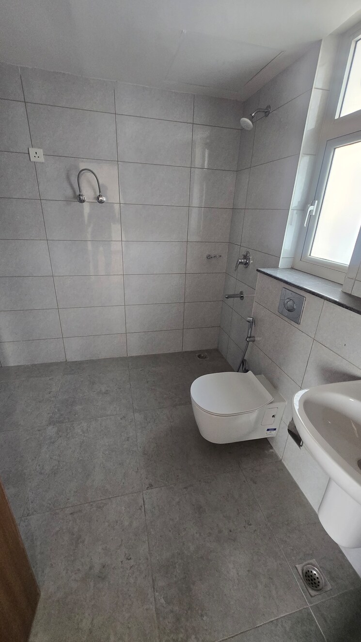 Bathroom, godrej-golf-link-villas 4 Bedroom 2865 Sq.Ft. Villa In Sector 27 Yamuna Expressway Greater Noida 9824831