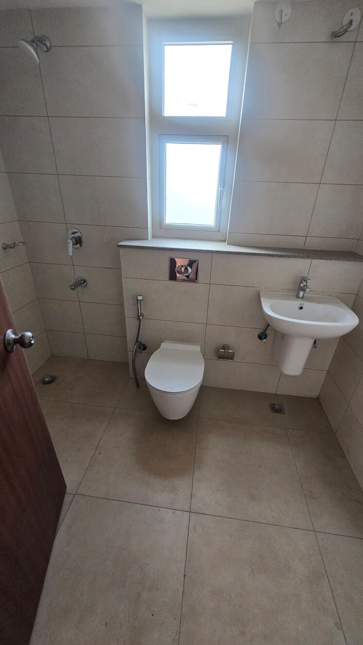 Bathroom, godrej-golf-link-villas 4 Bedroom 2865 Sq.Ft. Villa In Sector 27 Yamuna Expressway Greater Noida 9824831