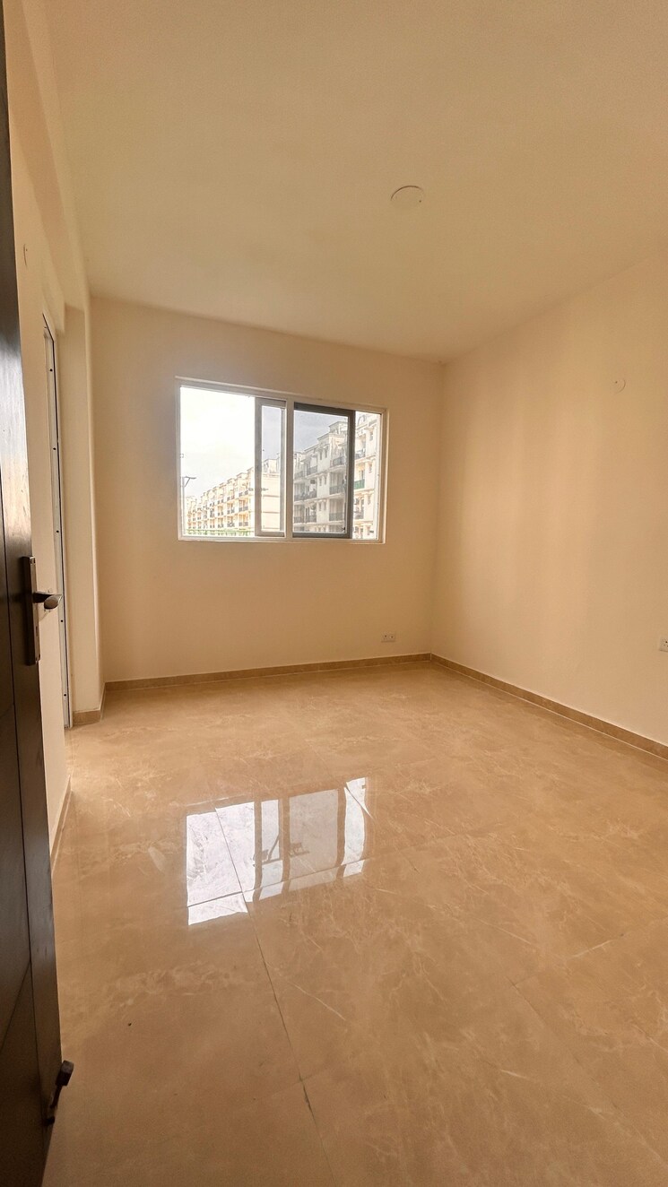 Room, signature-global-park-4-and-5 2 Bedroom 951 Sq.Ft. Builder Floor In Sohna Sector 36 Gurgaon 9825077