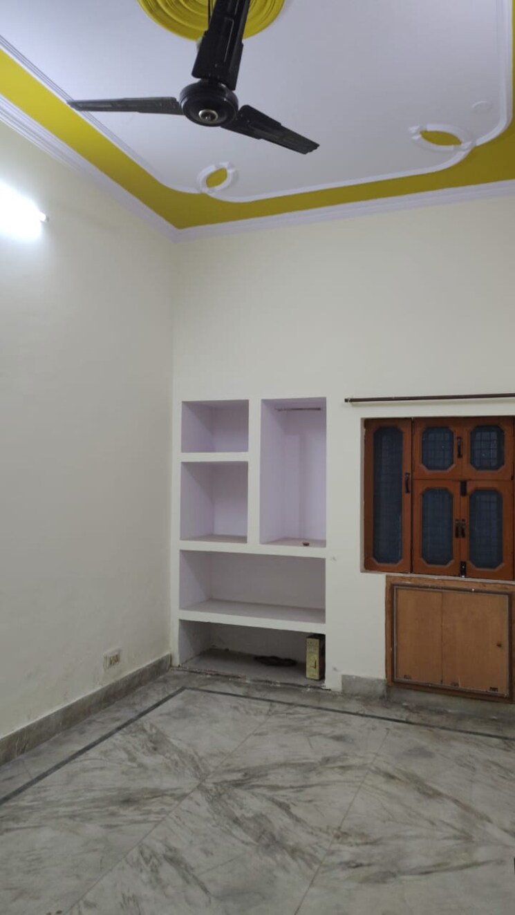 Room, govindpuram-residency 2.5 Bedroom 112 Sq.Yd. Builder Floor In Govindpuram Ghaziabad 9825298