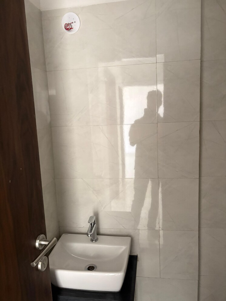 Bathroom, dem-phoenix 1 Bedroom 370 Sq.Ft. Apartment In Malad East Mumbai 9825330