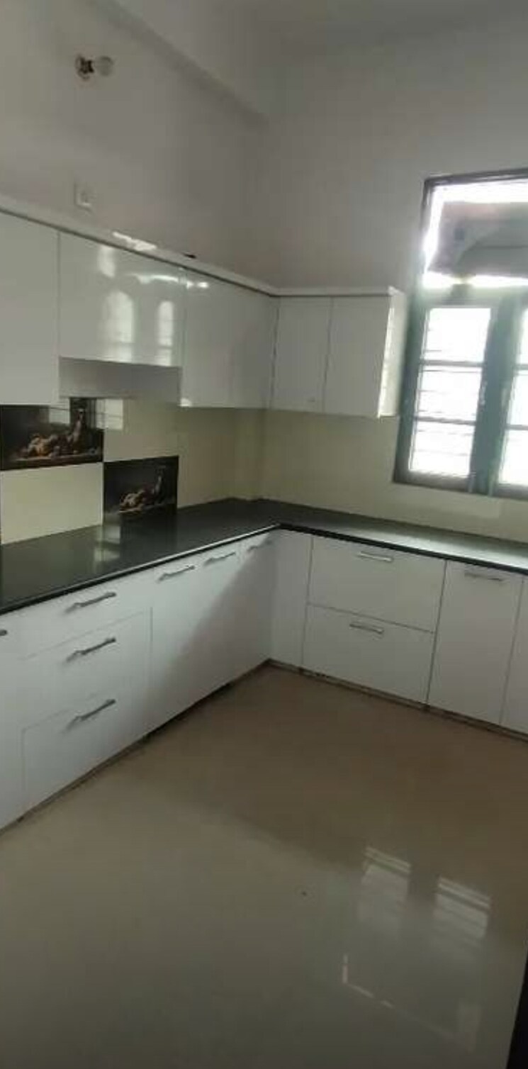 Kitchen, hazratganj 2 Bedroom 1900 Sq.Ft. Apartment In Hazratganj Lucknow 9825615