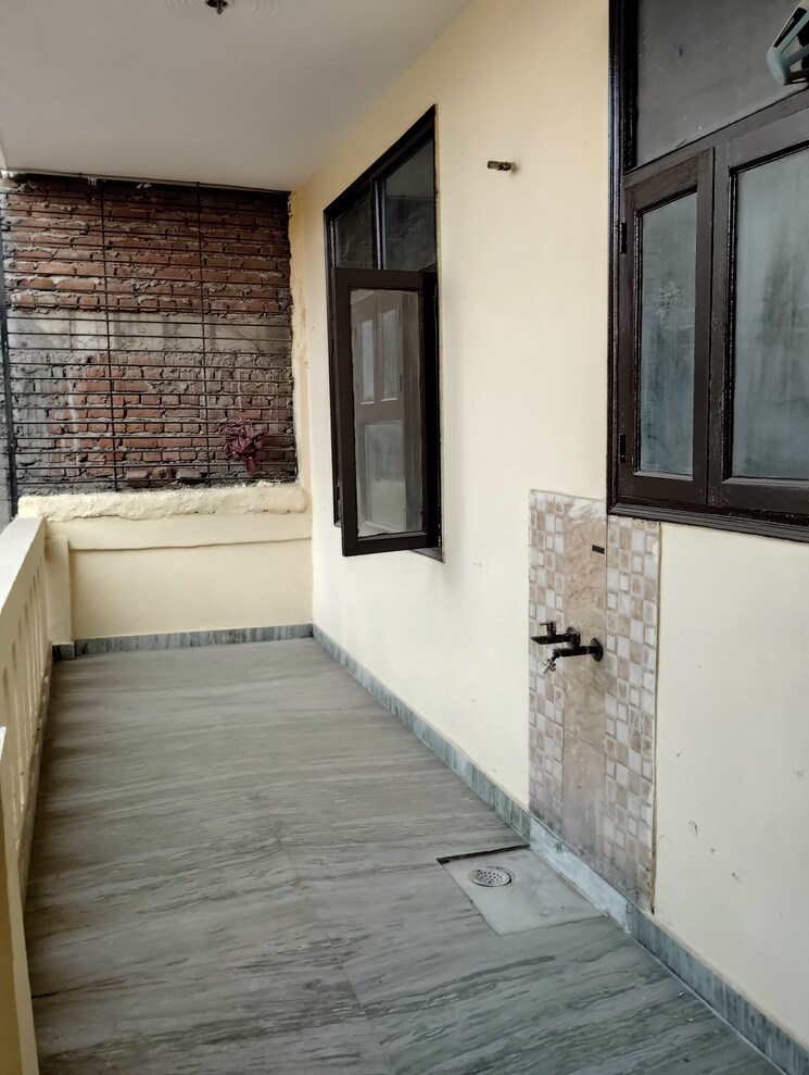 Balcony, sector 37 2 Bedroom 2250 Sq.Ft. Builder Floor In Sector 37 Faridabad 9825922