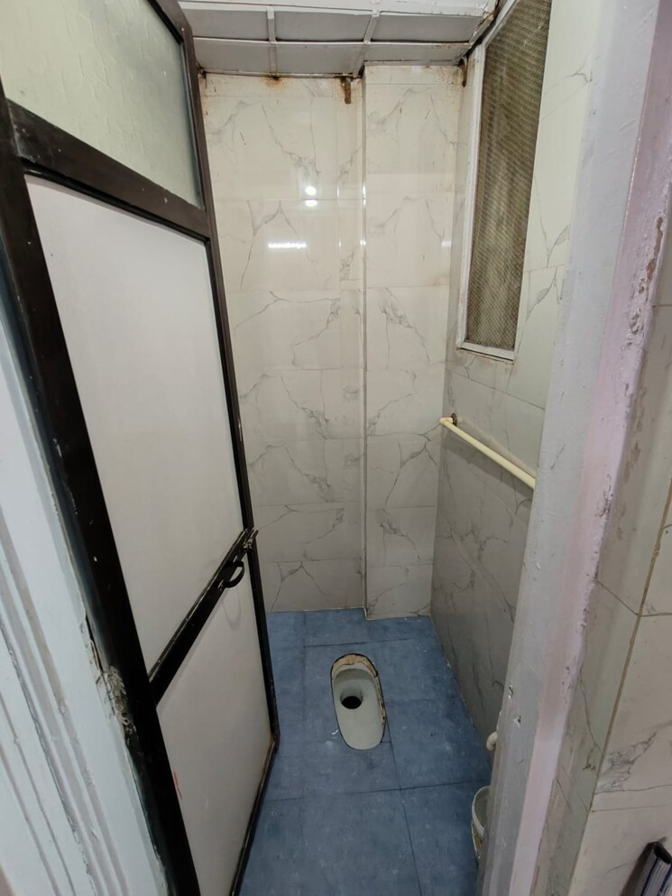 Bathroom, bredco-hill-view-park 4 Bedroom 2300 Sq.Ft. Apartment In Kandivali East Mumbai 9826093
