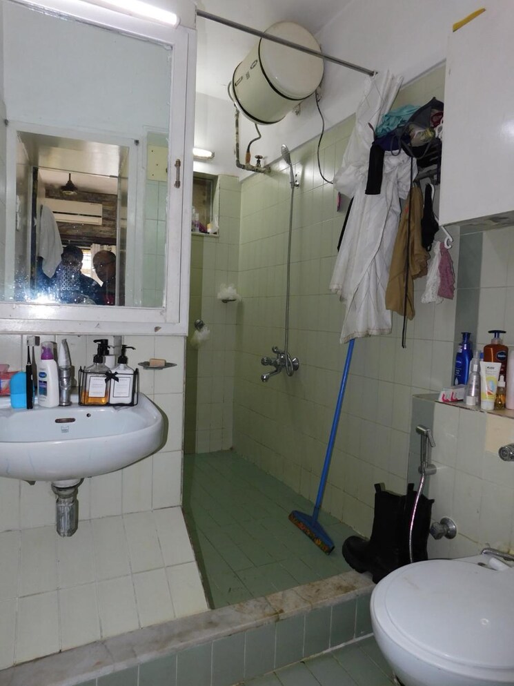 Team Area, bredco-hill-view-park 4 Bedroom 2300 Sq.Ft. Apartment In Kandivali East Mumbai 9826093