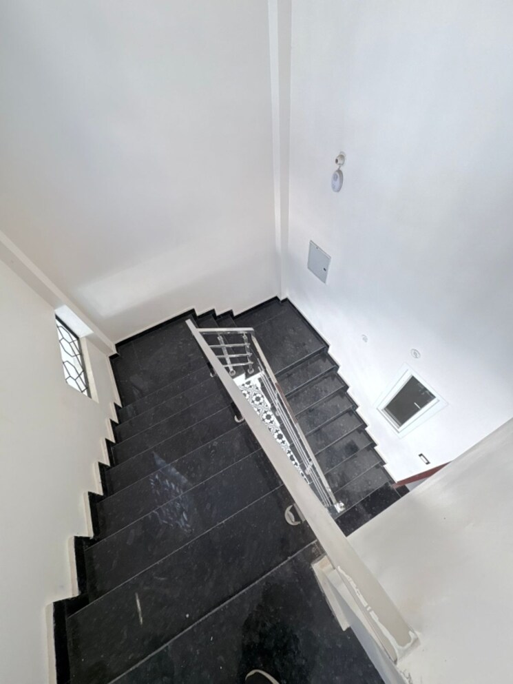 Team Area, indira nagar 5 Bedroom 2900 Sq.Ft. Independent House In Indira Nagar Lucknow 9826255