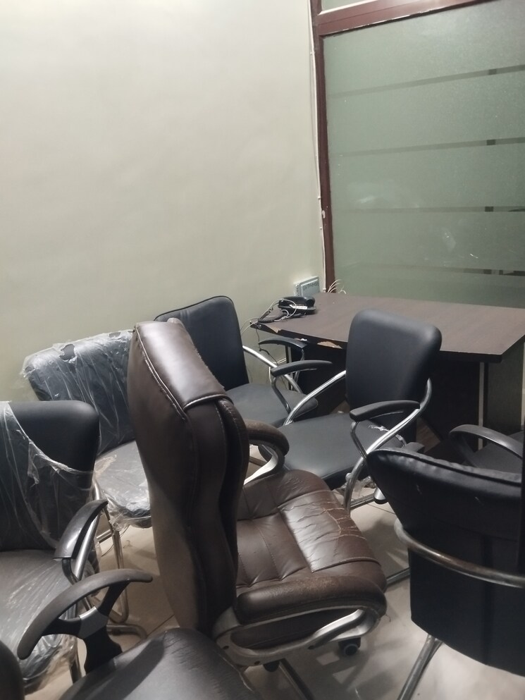 Team Area, vibhuti khand Commercial Office Space 880 Sq.Ft. In Vibhuti Khand Lucknow 9826481