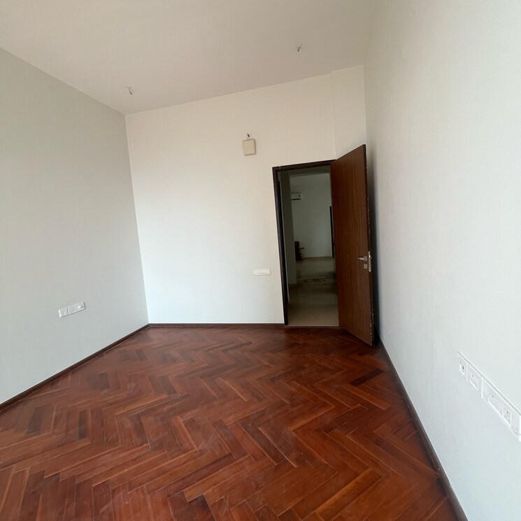 Room, omkar-alta-monte 3.5 Bedroom 1833 Sq.Ft. Apartment In Laxman Nagar Mumbai 9827399