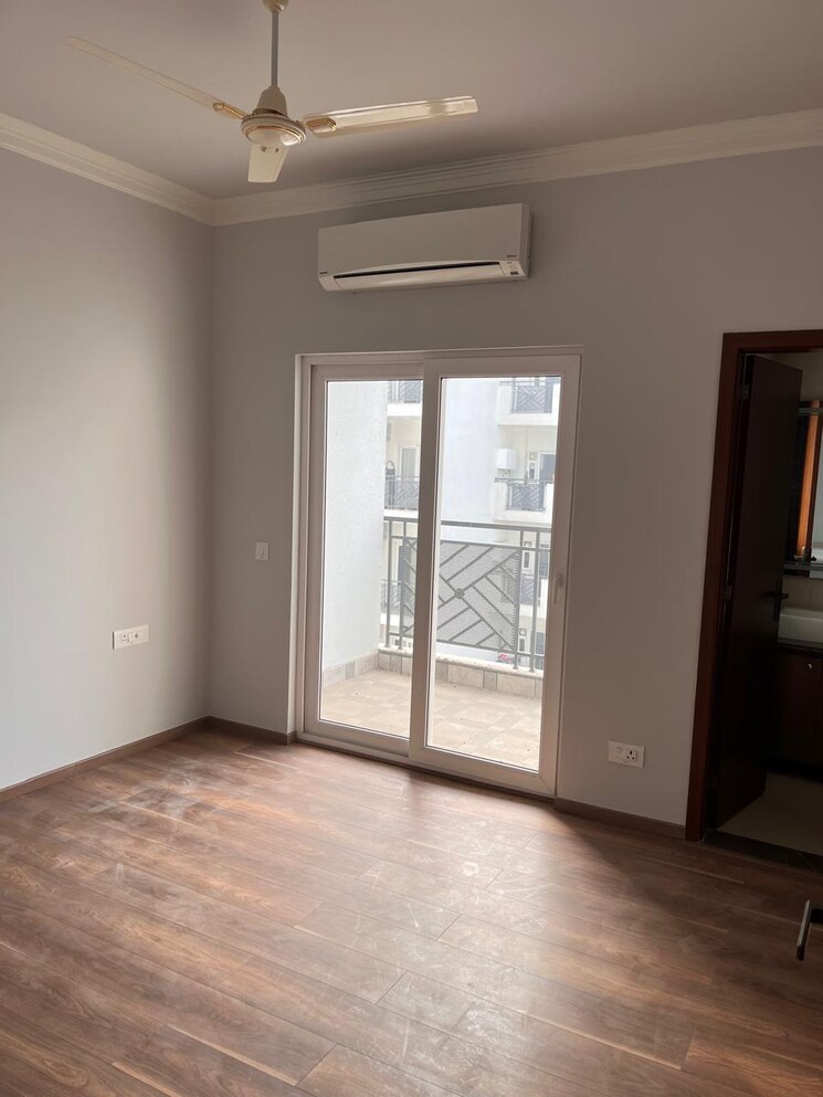 Room, central-park-flower-valley-aqua-front-towers 3 Bedroom 1789 Sq.Ft. Apartment In Sohna Sector 33 Gurgaon 9827531