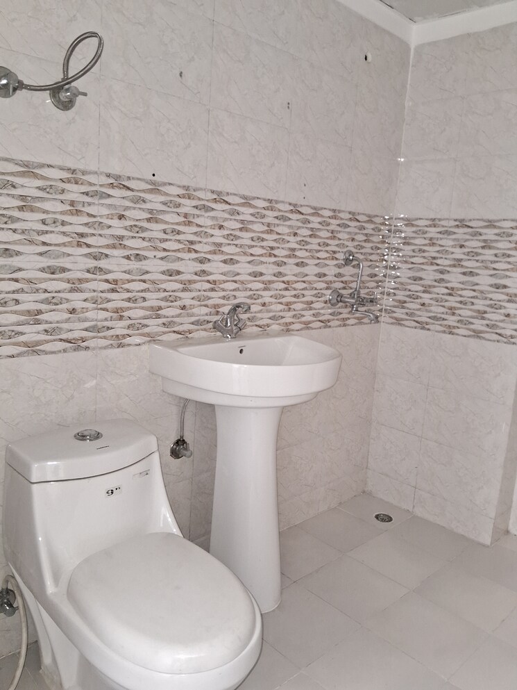 Bathroom, mittal-rajnagar-residency 3 Bedroom 1380 Sq.Ft. Apartment In Raj Nagar Extension Ghaziabad 9828209