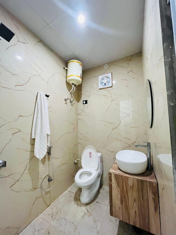Bathroom, gomti nagar 6+ Bedroom 3200 Sq.Ft. Independent House In Gomti Nagar Lucknow 9829044
