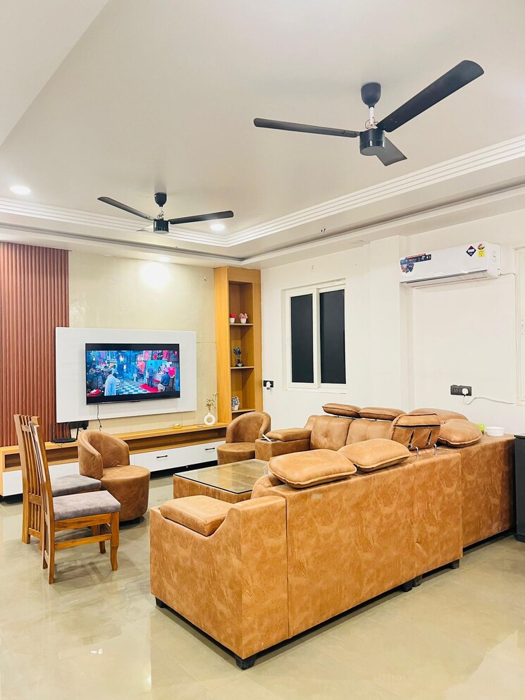 Bedroom, gomti nagar 6+ Bedroom 3200 Sq.Ft. Independent House In Gomti Nagar Lucknow 9829044