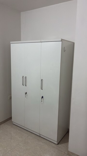 Furnished Amenities in 1 BHK Apartment at Hiranandani Estate Solitaire C, Ghodbunder Road – for Rent