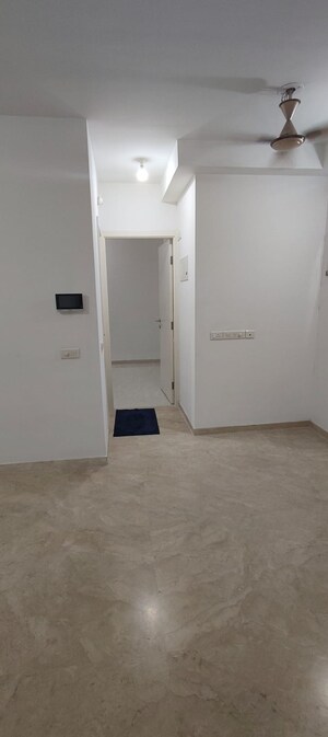 Room in 1 BHK Apartment at Hiranandani Estate Solitaire C, Ghodbunder Road – for Rent