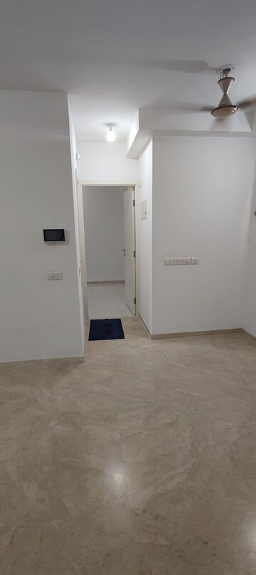 Room in 1 BHK Apartment at Hiranandani Estate Solitaire C, Ghodbunder Road – for Rent