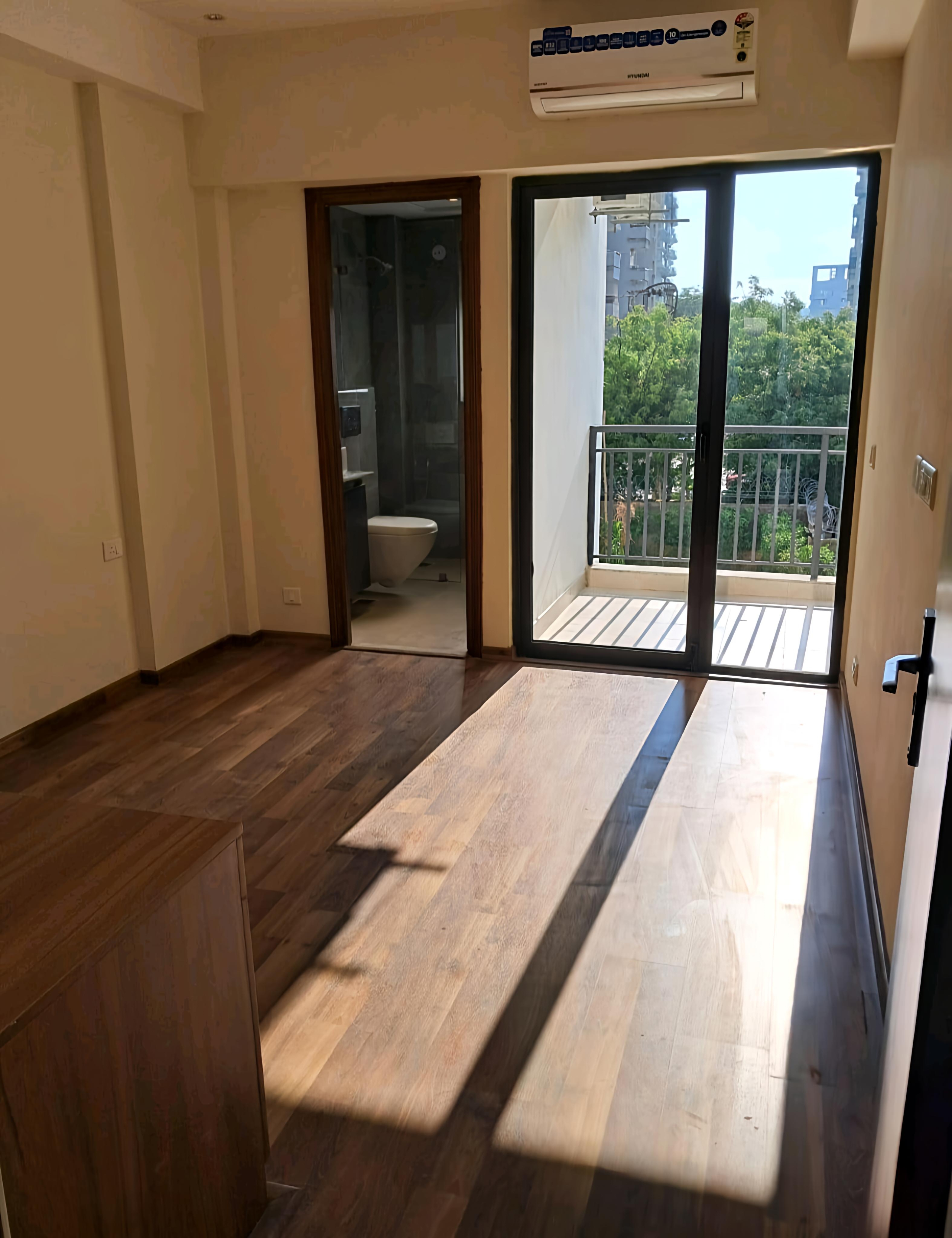 3 BHK + Extra Room Apartment For Rent in Suncity Vatsal Valley