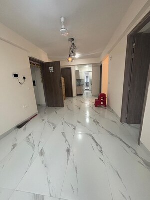 Room in 2.5 BHK Apartment at Smart World Gems, Sector 89 – for Rent
