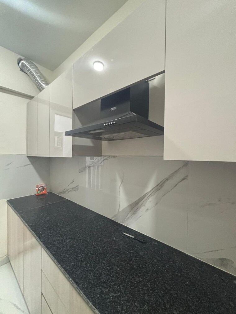 Kitchen, smart-world-gems 2.5 Bedroom 1620 Sq.Ft. Apartment In Sector 89 Gurgaon 9831313