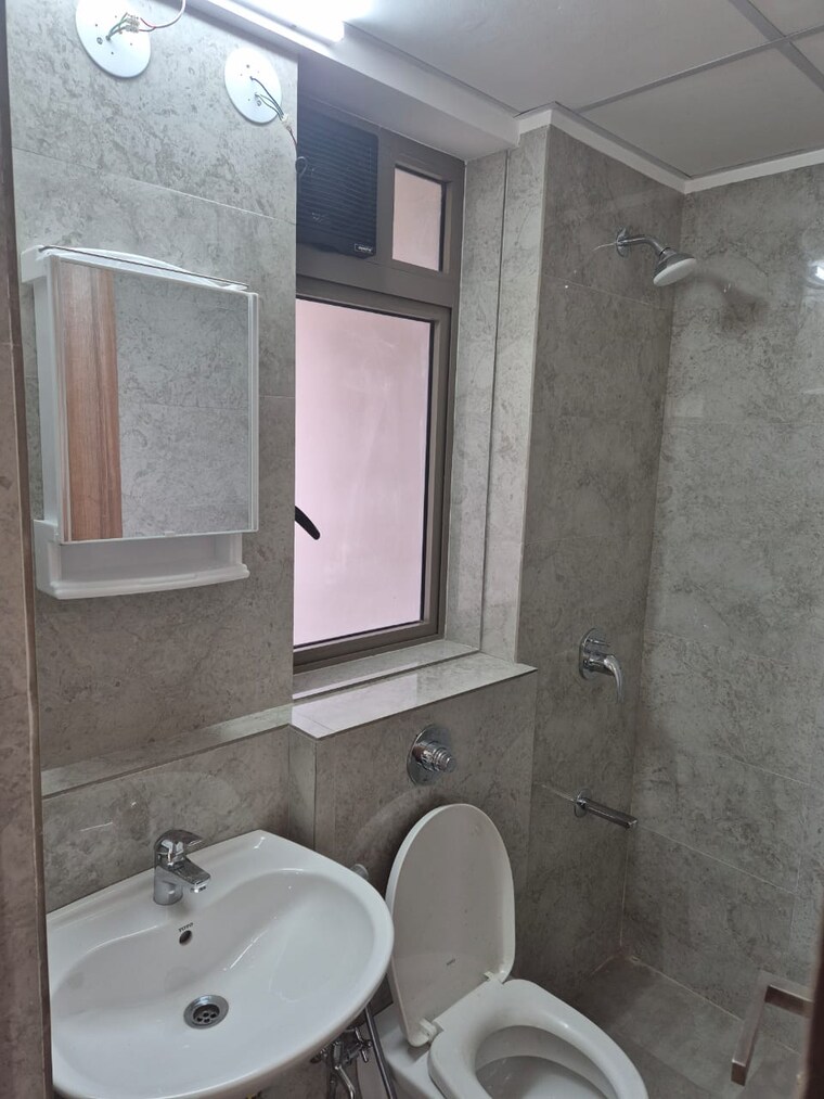 Bathroom, sheth-irene 1 Bedroom 435 Sq.Ft. Apartment In Malad West Mumbai 9831272