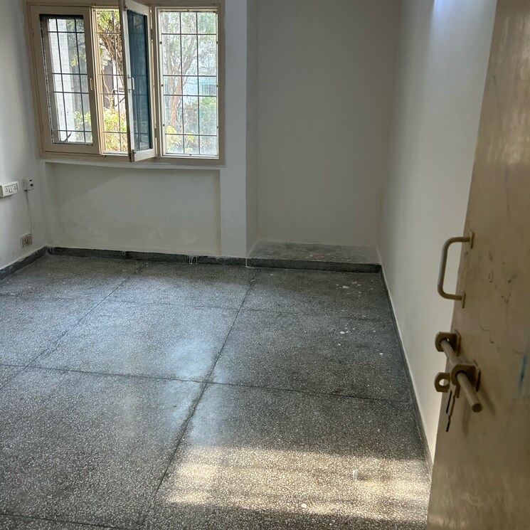 Room, rwa-jalvayu-vihar-noida 3 Bedroom 1600 Sq.Ft. Apartment In Sector 25 Noida 9831394