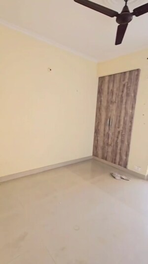 Room in 3 BHK Apartment at Nirala Greenshire Phase I, Patwari – for Sale