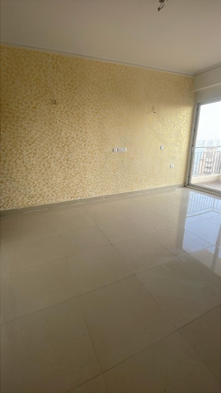 Room, amrapali-crystal-homes 3 Bedroom 1700 Sq.Ft. Apartment In Sector 76 Noida 9831808