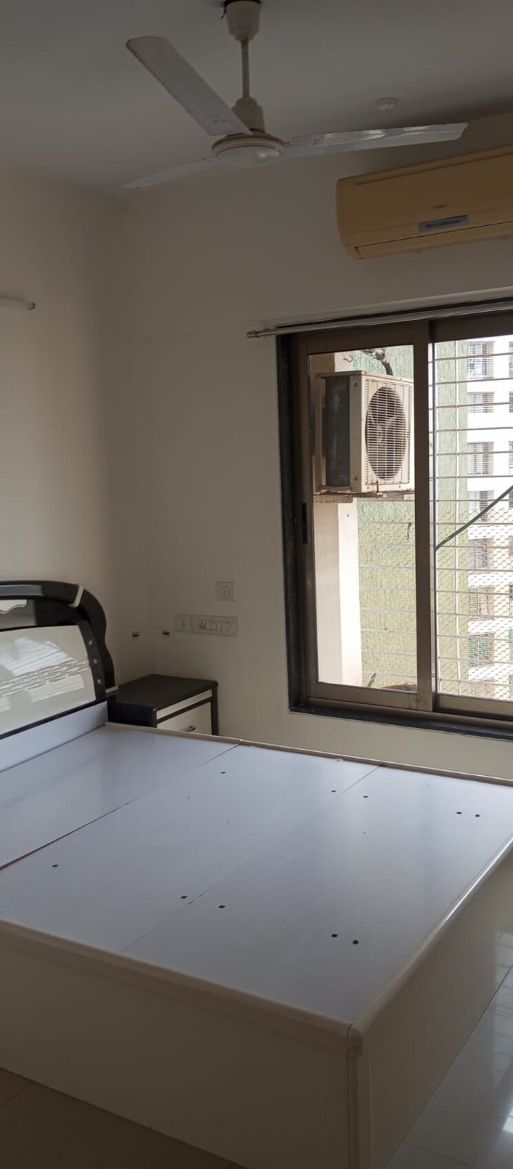 Room, acme-ozone 3 Bedroom 1350 Sq.Ft. Apartment In Manpada Thane 9831721
