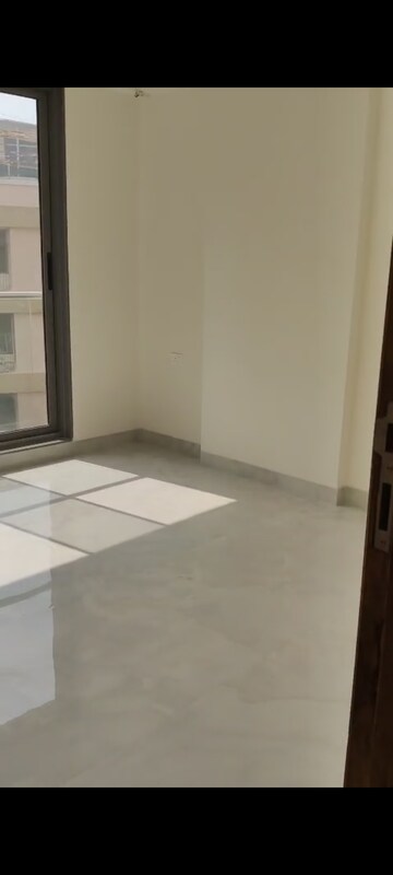 Room in 3 BHK Apartment at ABR Signature, Vile Parle East – for Rent