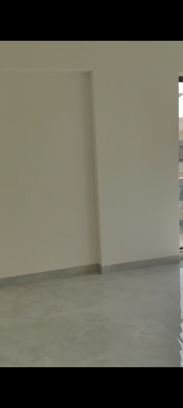 Room in 3 BHK Apartment at ABR Signature, Vile Parle East – for Rent