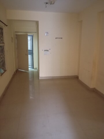 Room in 3 BHK Apartment at Adore Happy Homes, Sector 86 – for Sale