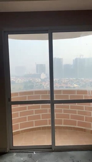 Room in 3 BHK Apartment at Jaypee Greens Knight Court, Sector 128 – for Rent