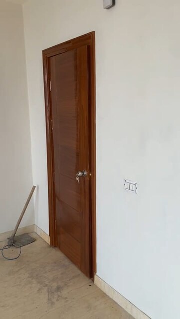 Furnished Amenities in 3 BHK Apartment at Jaypee Greens Knight Court, Sector 128 – for Rent