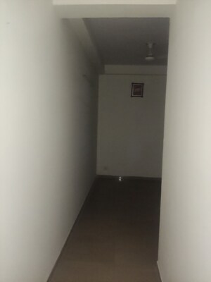 Room in 2.5 BHK Apartment at Mahagun Mywoods, Sector 16c Greater Noida – for Sale