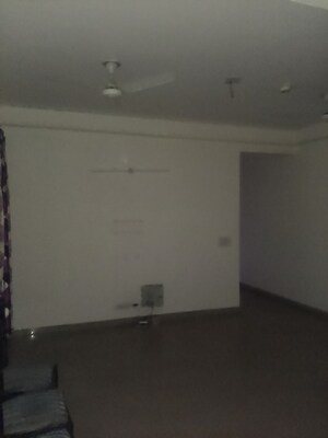 Room in 2.5 BHK Apartment at Mahagun Mywoods, Sector 16c Greater Noida – for Sale