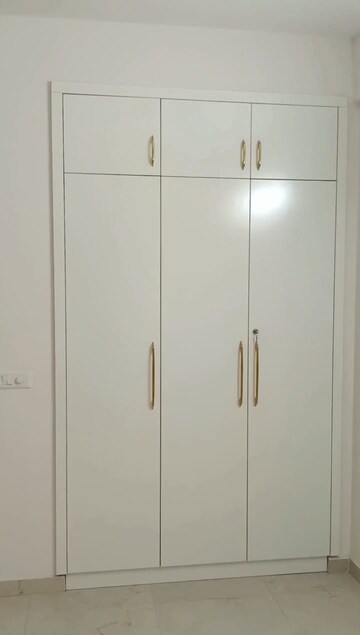 Furnished Amenities in 3 BHK Builder Floor at Smart World Gems, Sector 89 – for Rent