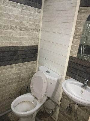 Master Bedroom in 3 BHK Apartment at New Friends Colony – for Rent