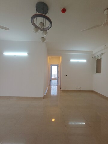 Room in 3 BHK Apartment at M3M Ikonic, Sector 68 – for Rent