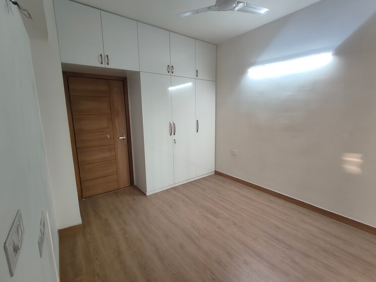 Room, tulip-yellow 3 Bedroom 1704 Sq.Ft. Apartment In Sector 69 Gurgaon 9832151