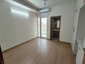 Room in 3 BHK Apartment at Tulip Yellow, Sector 69 – for Rent