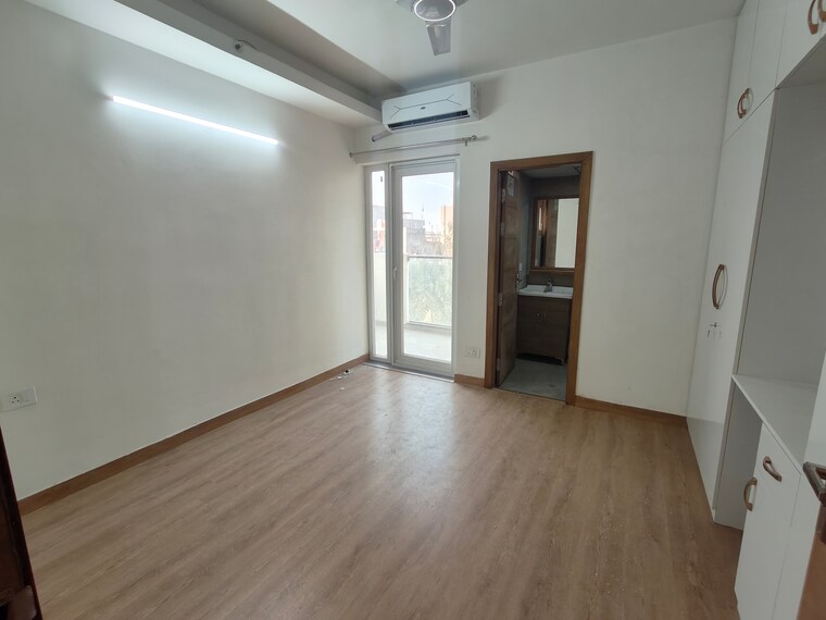 Room, tulip-yellow 3 Bedroom 1704 Sq.Ft. Apartment In Sector 69 Gurgaon 9832151