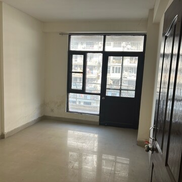 Room in 3 BHK Apartment at TDI City Kingsbury, Sector 61 – for Rent