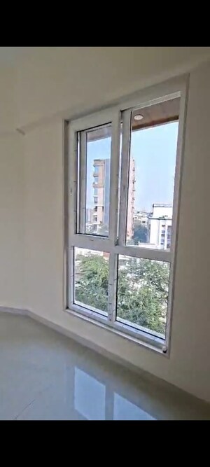 Room in 2 BHK Apartment at OM Navratna CHS, Vile Parle East – for Rent