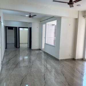 Room in 3.5 BHK Apartment at Ram Shanti Apartment, Sarswati Kunj ii – for Rent