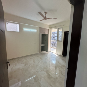 Room in 3.5 BHK Apartment at Ram Shanti Apartment, Sarswati Kunj ii – for Rent