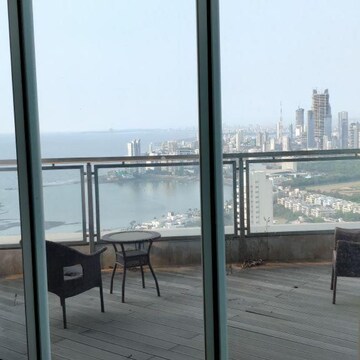 Room in 3 BHK Apartment at Tardeo – for Sale