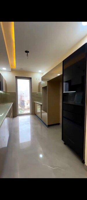 Kitchen in 3 BHK Builder Floor at BPTP District 3, Sector 85 – for Sale