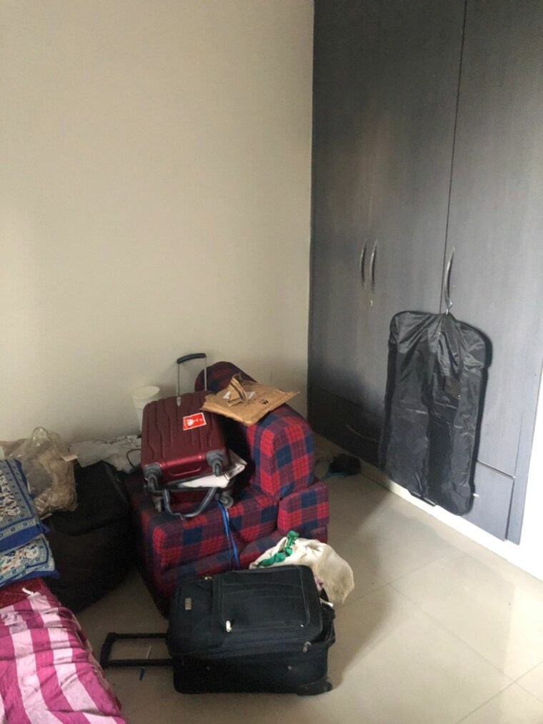 Living Room, rwa-apartments-sector-19 6 Bedroom 201 Sq.Mt. Independent House In Sector 19 Noida 9832401
