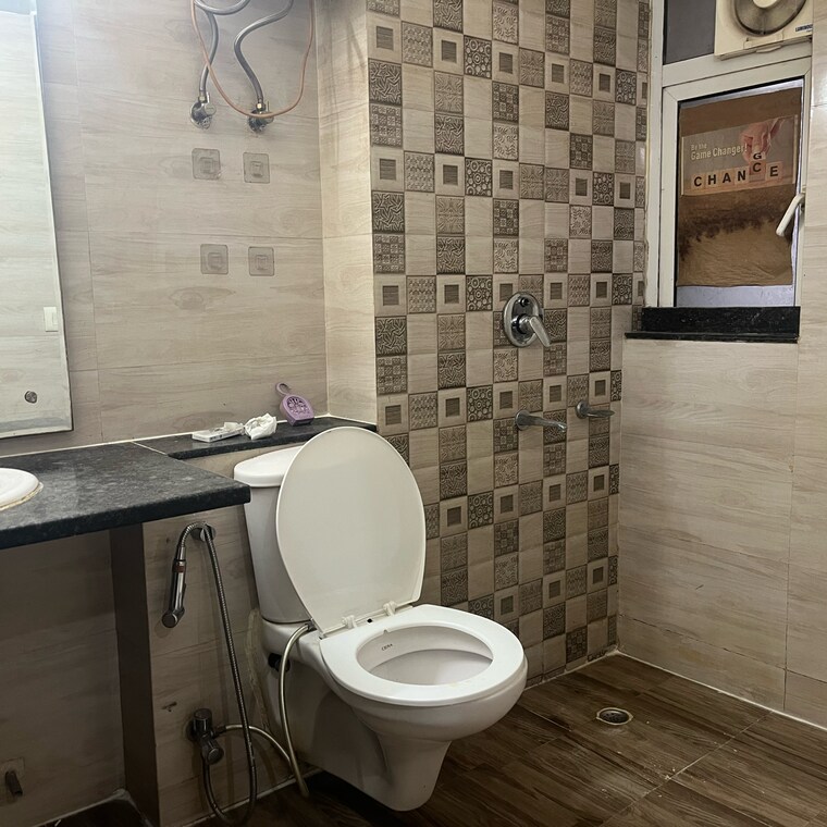 Bathroom, unitech-escape 3 Bedroom 2050 Sq.Ft. Apartment In Rosewood City Gurgaon 9832357