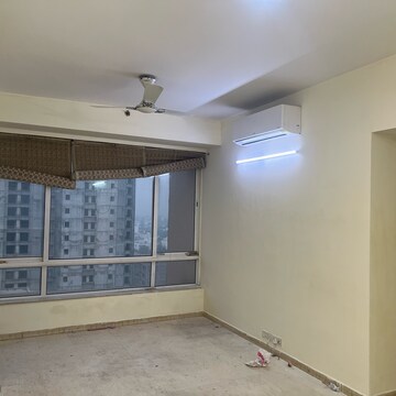 Room in 3 BHK Apartment at Unitech Escape, Rosewood City – for Rent